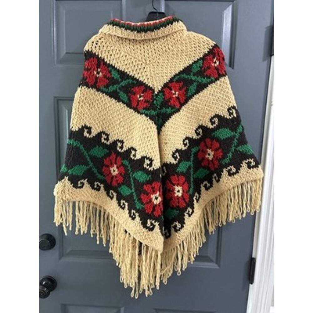 Vts Chunky Hand Knit Wool? Poncho Ivory/Green/Red/Black flowers Julie Girl - Picture 7 of 9